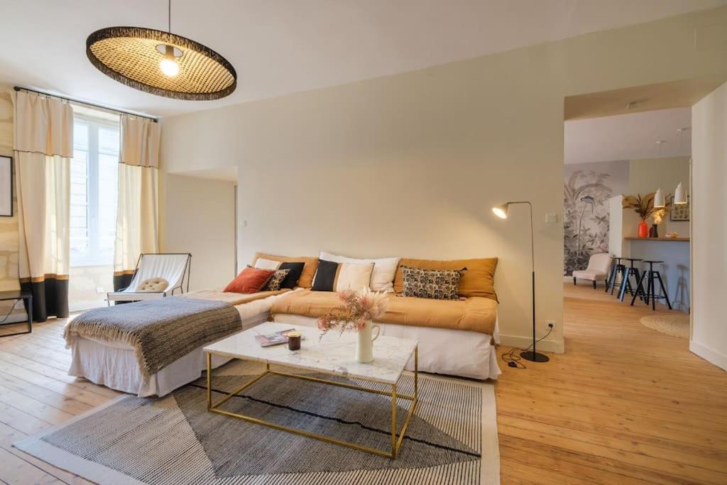 Appartement Avec Son Patio Dans Centre Historique De Bourg Eksteriør billede