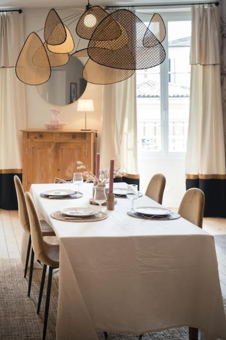 Appartement Avec Son Patio Dans Centre Historique De Bourg Eksteriør billede