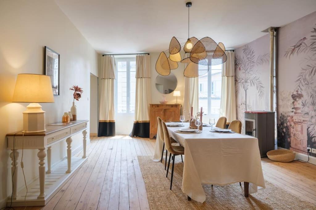 Appartement Avec Son Patio Dans Centre Historique De Bourg Eksteriør billede