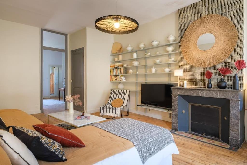 Appartement Avec Son Patio Dans Centre Historique De Bourg Eksteriør billede