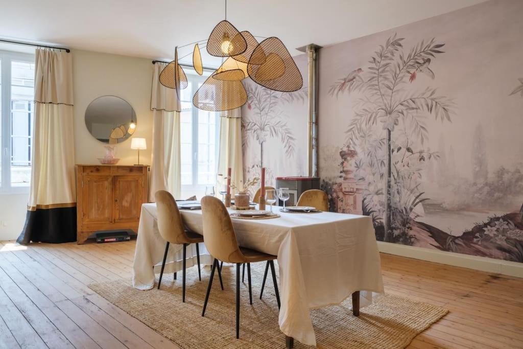 Appartement Avec Son Patio Dans Centre Historique De Bourg Eksteriør billede