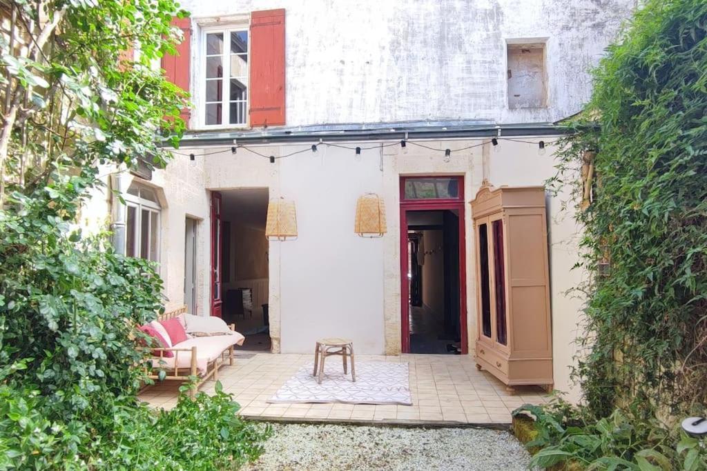 Appartement Avec Son Patio Dans Centre Historique De Bourg Eksteriør billede
